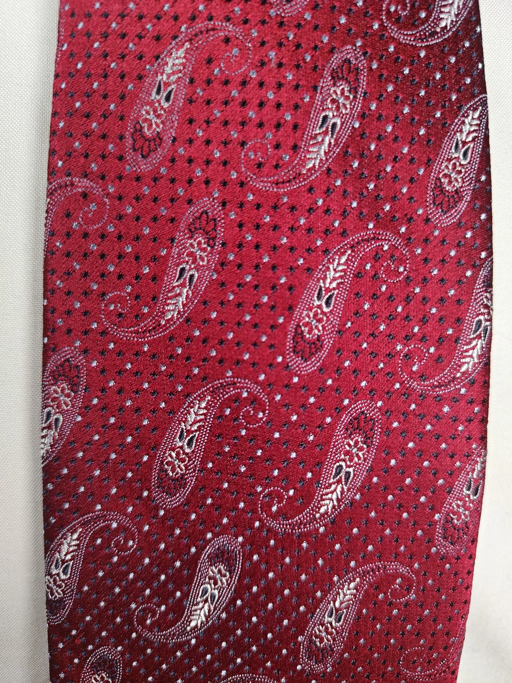 Ermenegildo Zegna Burgundy Red Paisley 100% Silk Jacquard Necktie Made in Italy